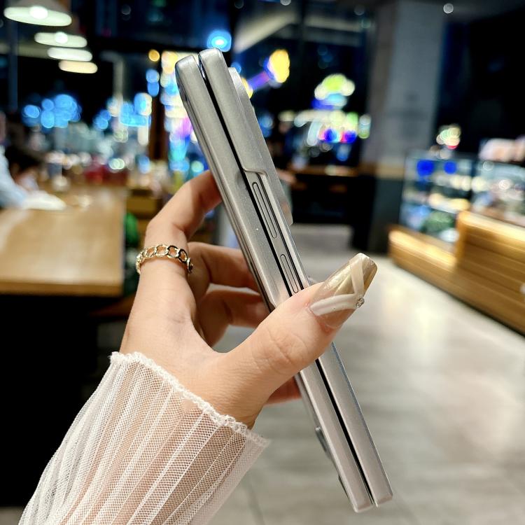Silver Edge Diamond Checkered Foldable Phone Case