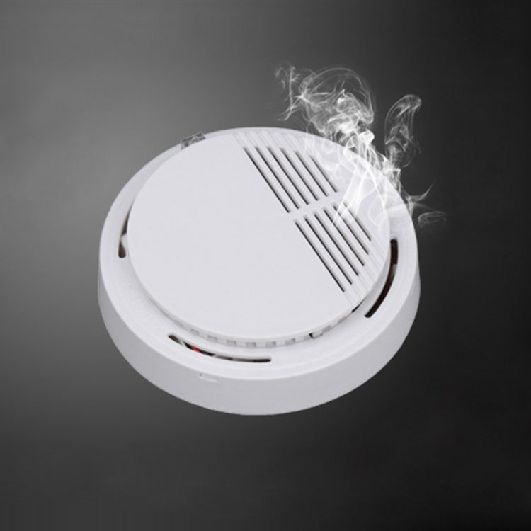 SS-168 First Alert Battery-Operated Fire Smoke Alarm Detector